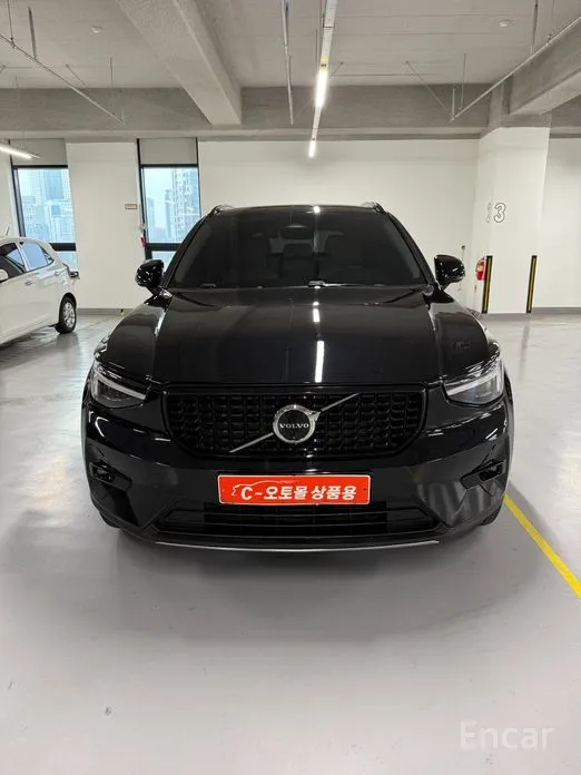 Фото 3 - Volvo XC40