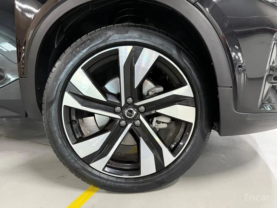 Фото 5 - Volvo XC40