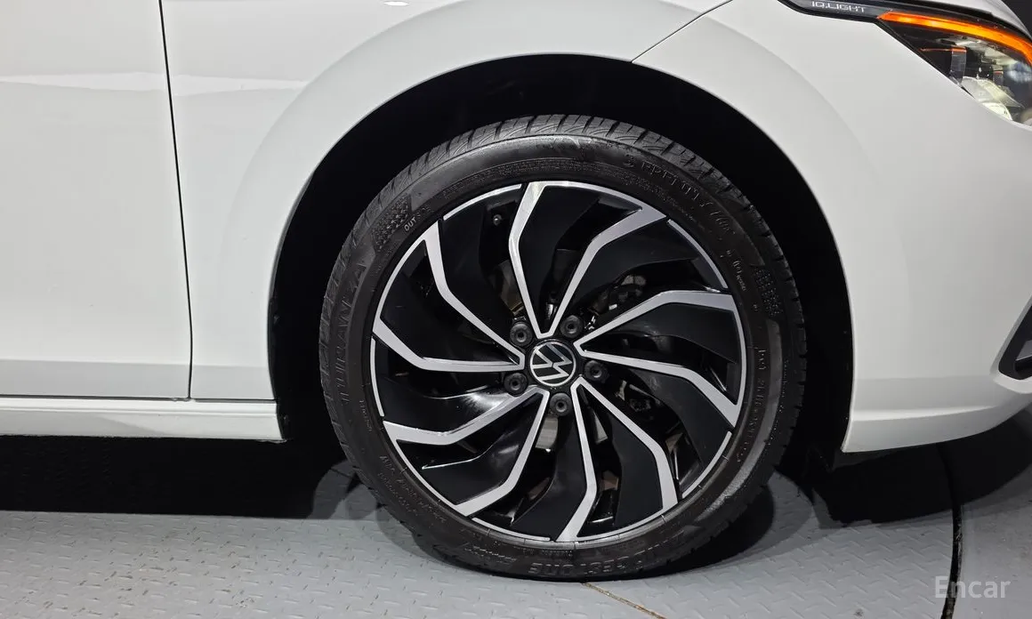 Фото 5 - Volkswagen Golf