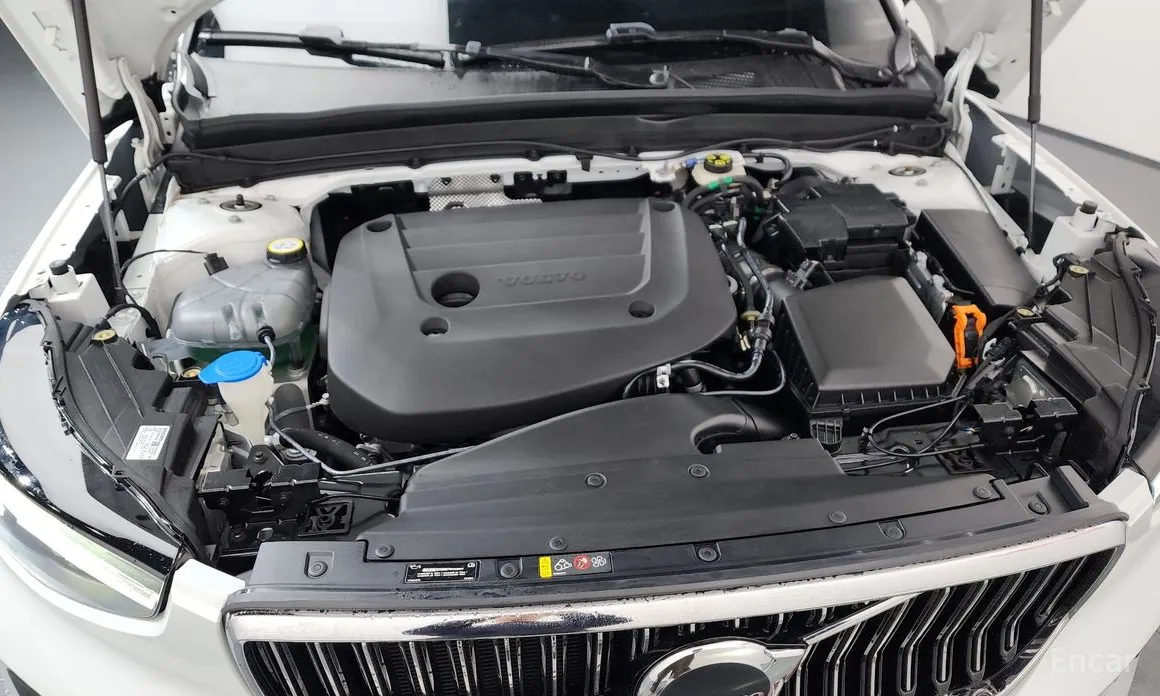 Фото 6 - Volvo XC40