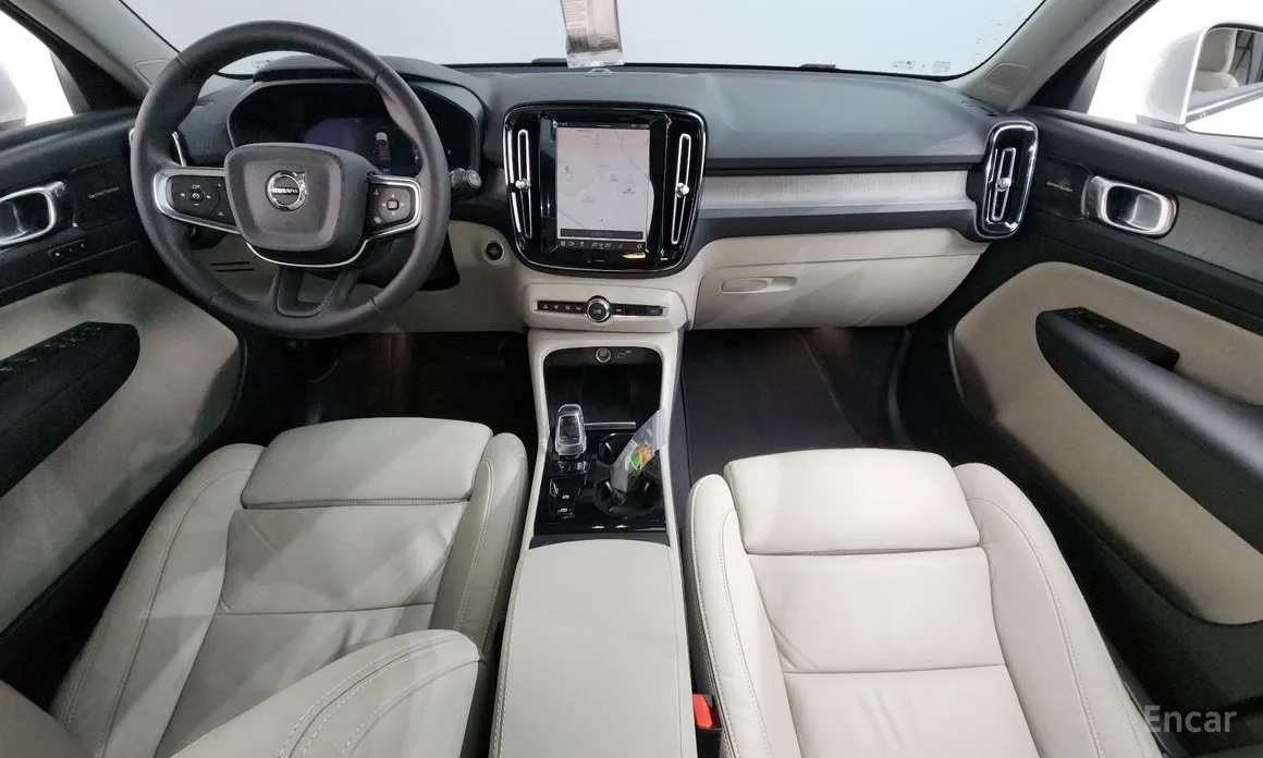 Фото 7 - Volvo XC40