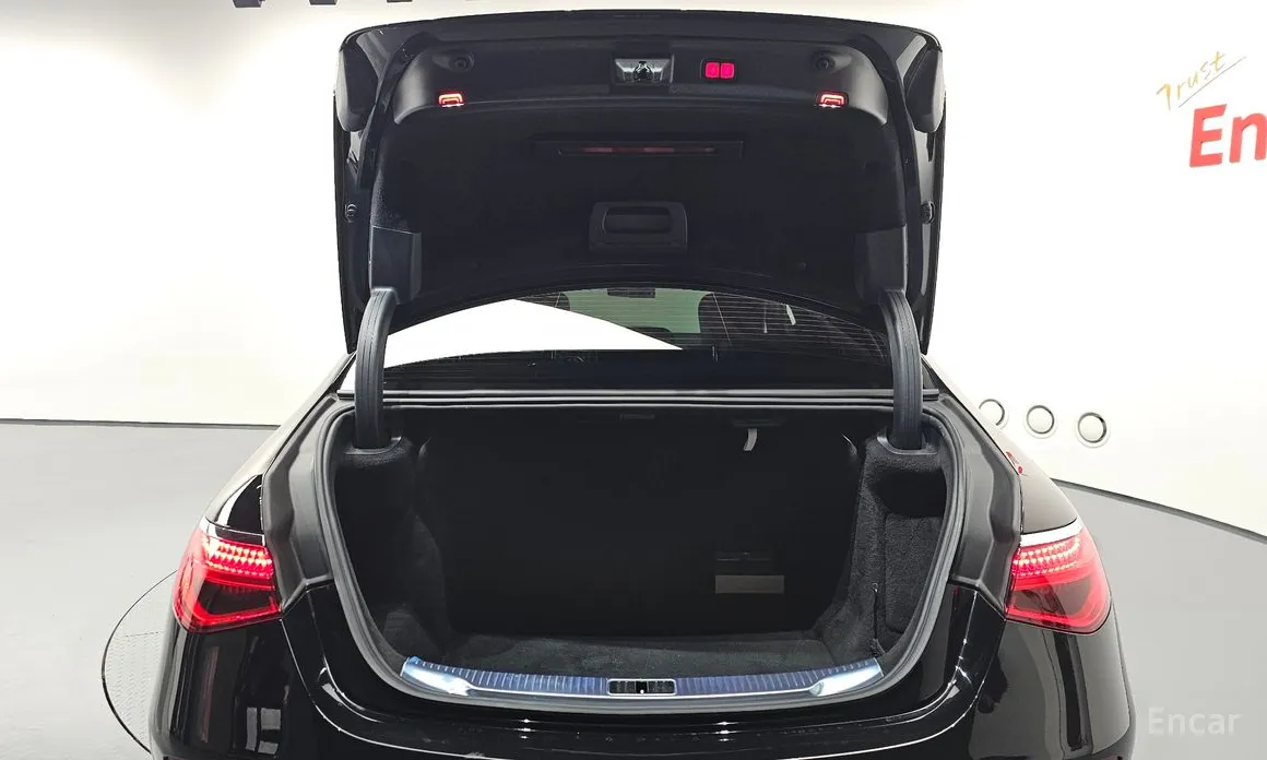 Фото 20 - Mercedes-Benz S-Class