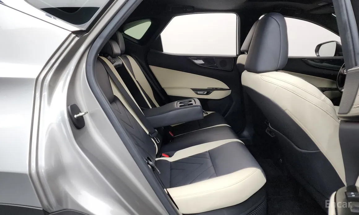 Фото 12 - Lexus NX