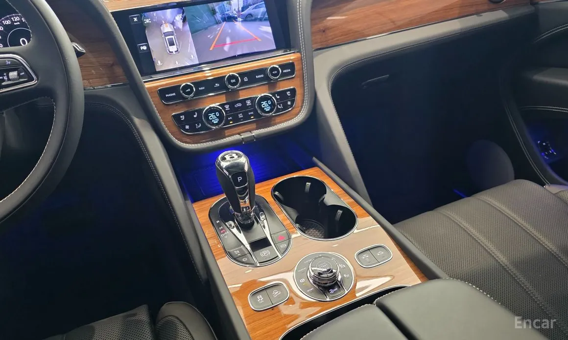 Фото 10 - Bentley Bentayga