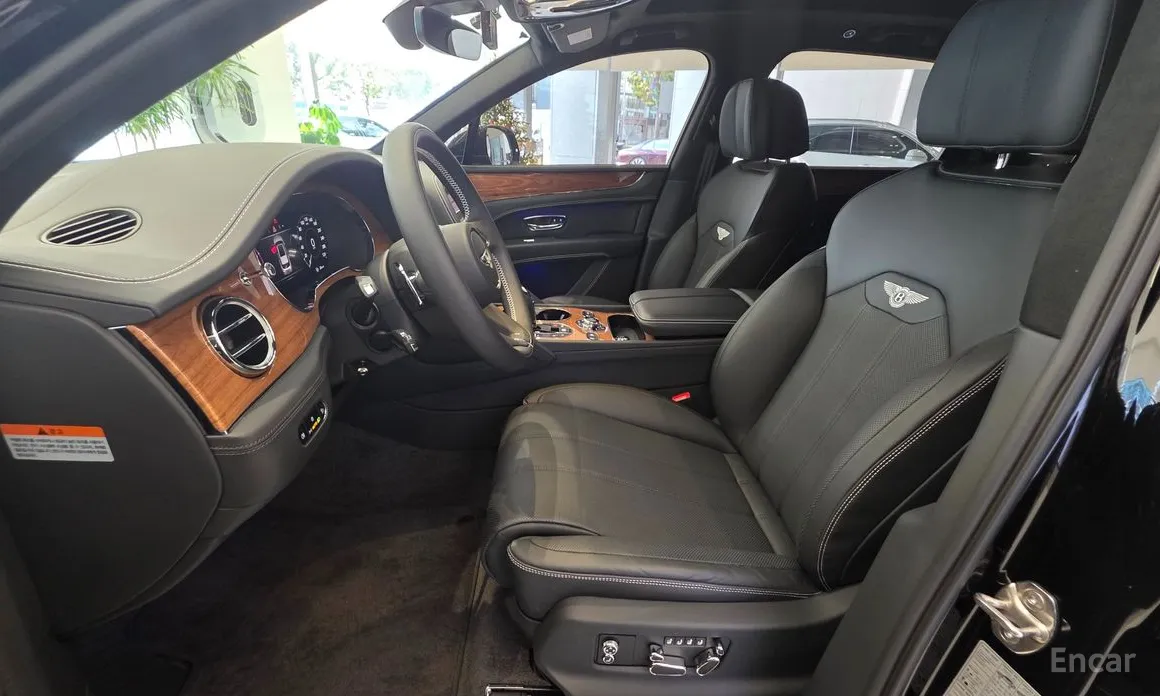 Фото 11 - Bentley Bentayga