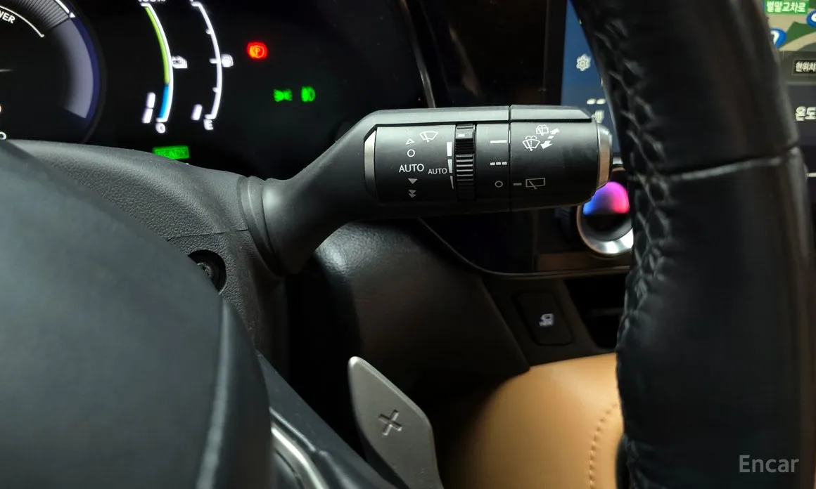 Фото 17 - Lexus NX