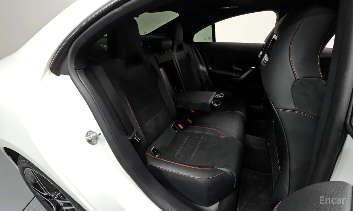 Фото 12 - Mercedes-Benz CLA-Class