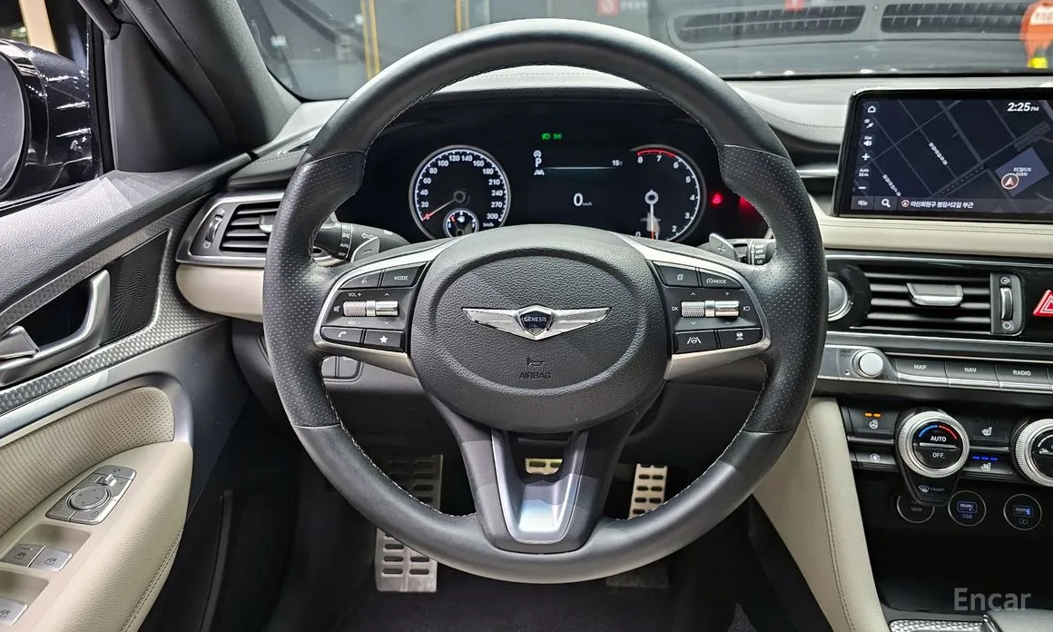 Фото 13 - Genesis G70