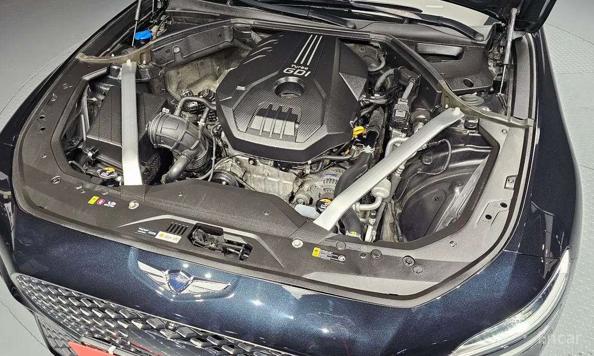 Фото 6 - Genesis G70