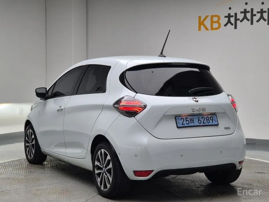 Фото 2 - Renault Zoe