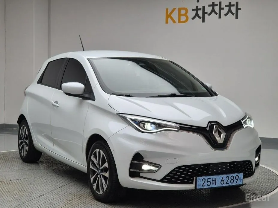 Фото 4 - Renault Zoe