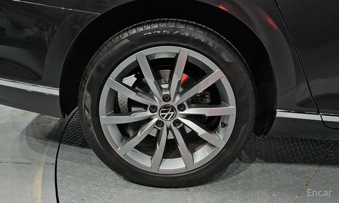 Фото 5 - Volkswagen Passat