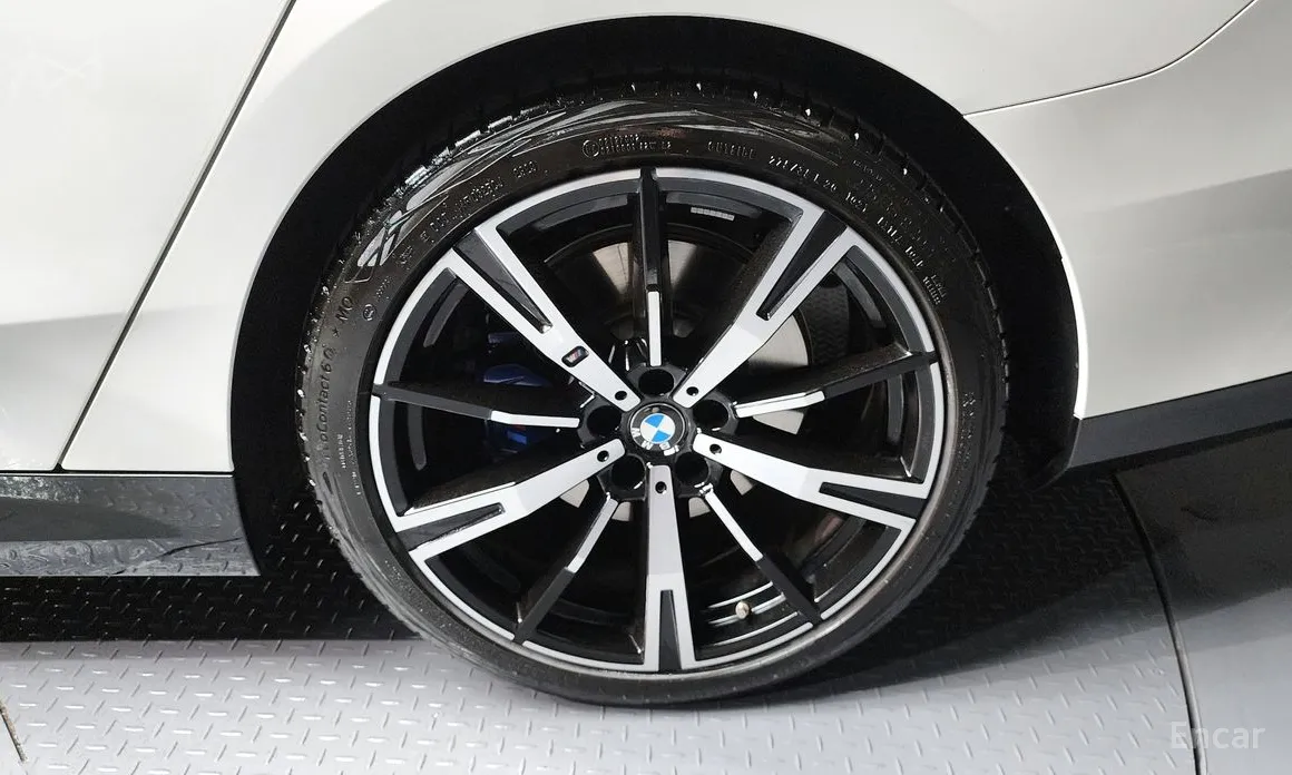 Фото 5 - BMW 5 Series