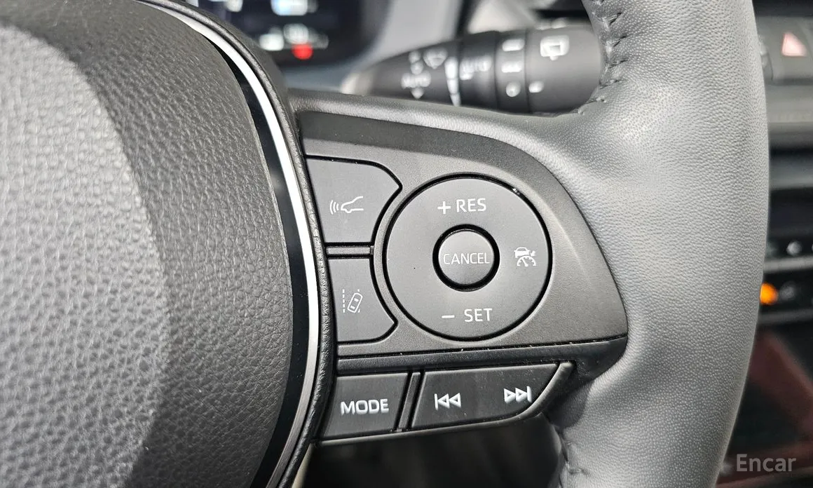 Фото 16 - Toyota RAV4