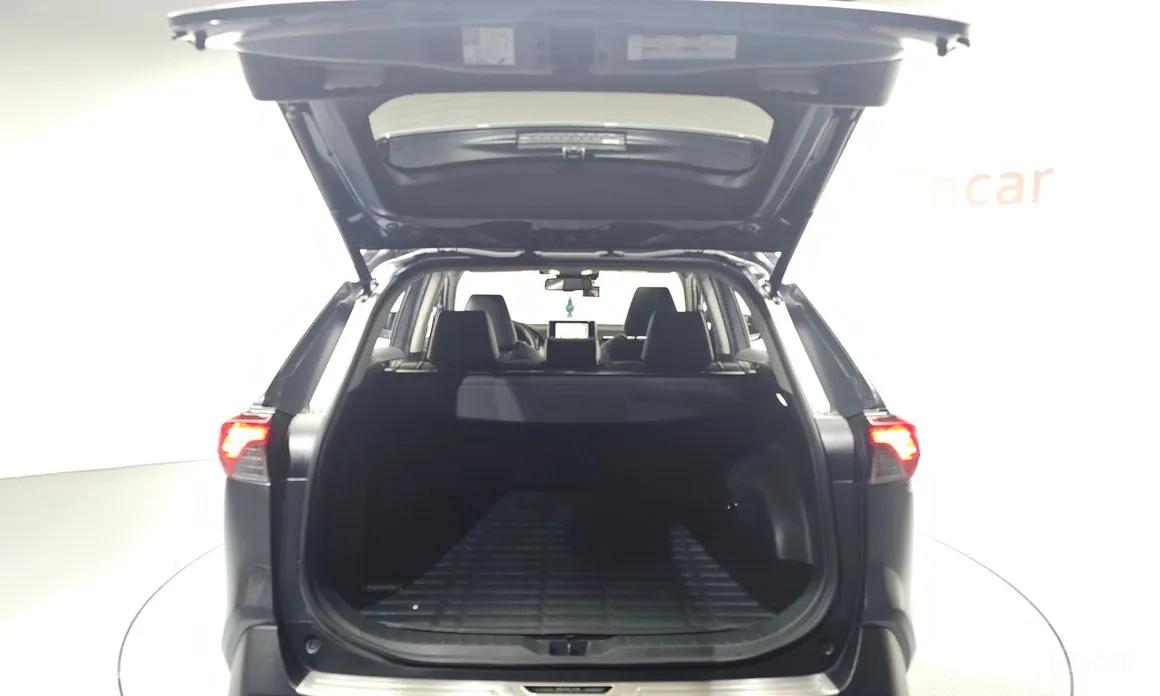 Фото 20 - Toyota RAV4