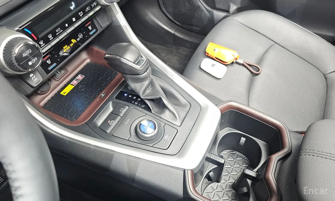 Фото 9 - Toyota RAV4