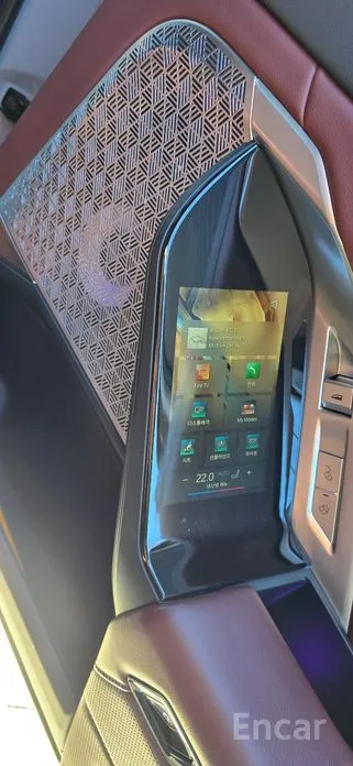 Фото 10 - BMW i7