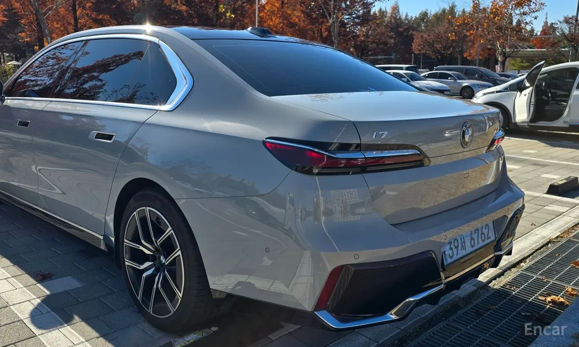 Фото 13 - BMW i7