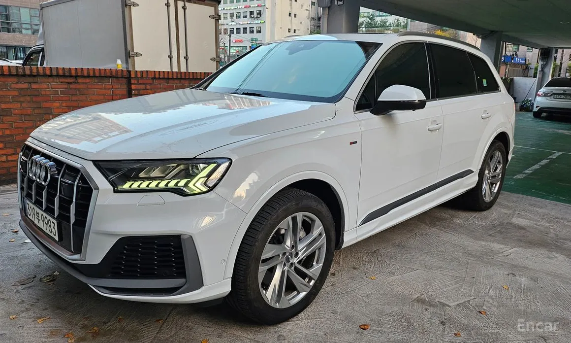 Фото 1 - Audi Q7