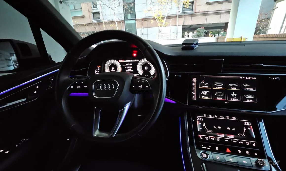 Фото 14 - Audi Q7