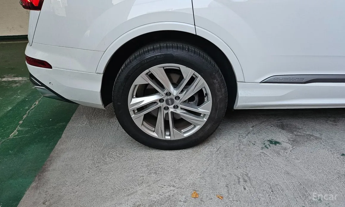 Фото 8 - Audi Q7