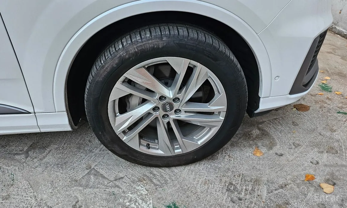 Фото 9 - Audi Q7