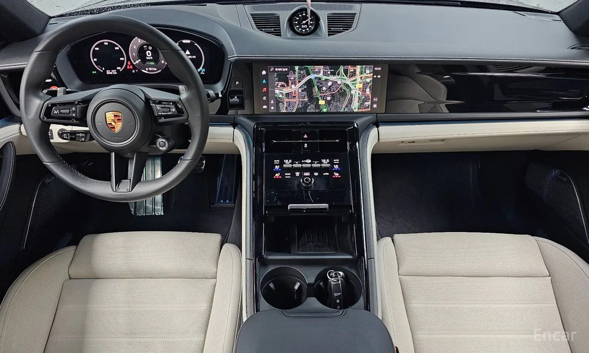 Фото 7 - Porsche Panamera