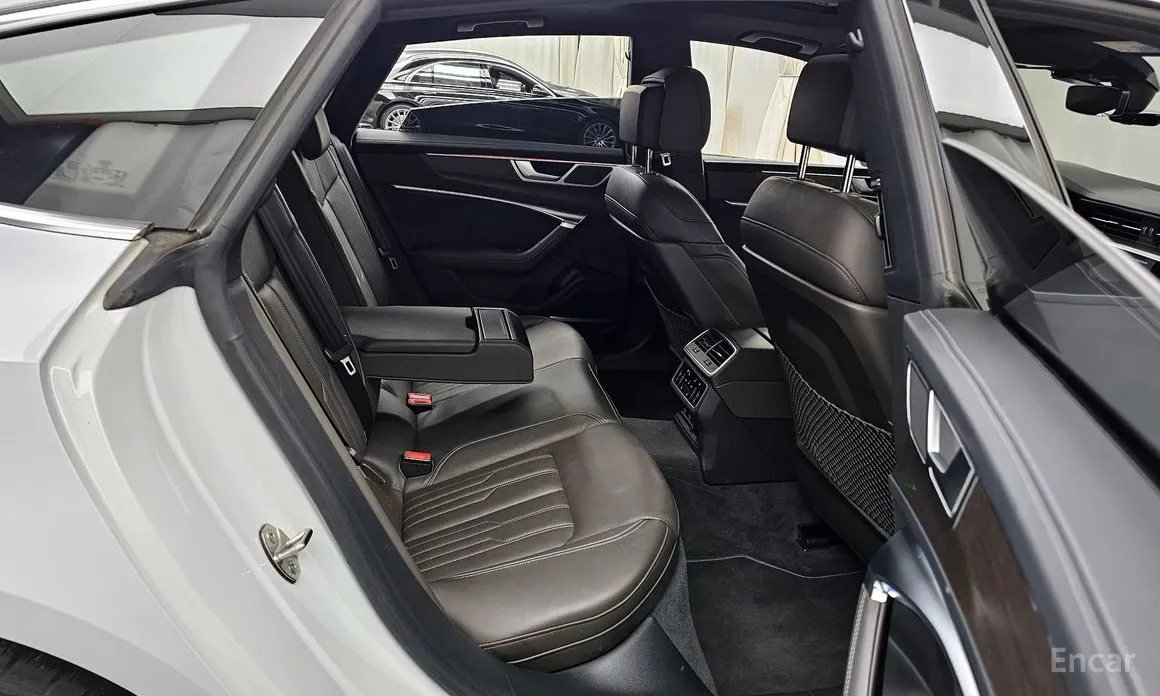 Фото 12 - Audi A7