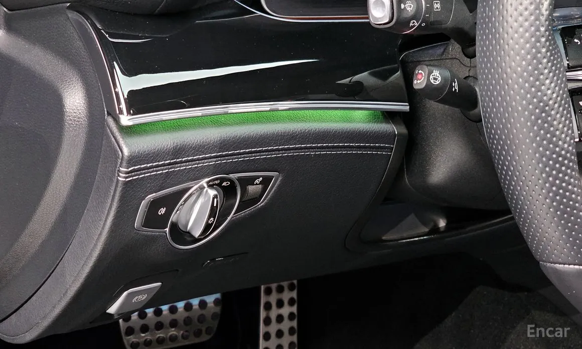 Фото 14 - Mercedes-Benz AMG GT