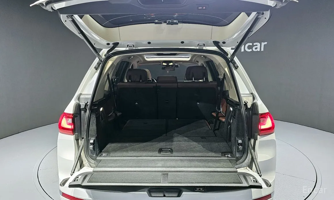 Photo 20 - BMW X7