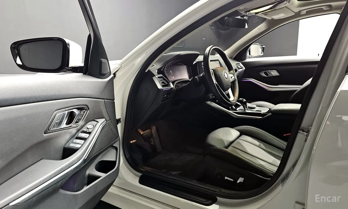 Photo 12 - BMW 3 Series