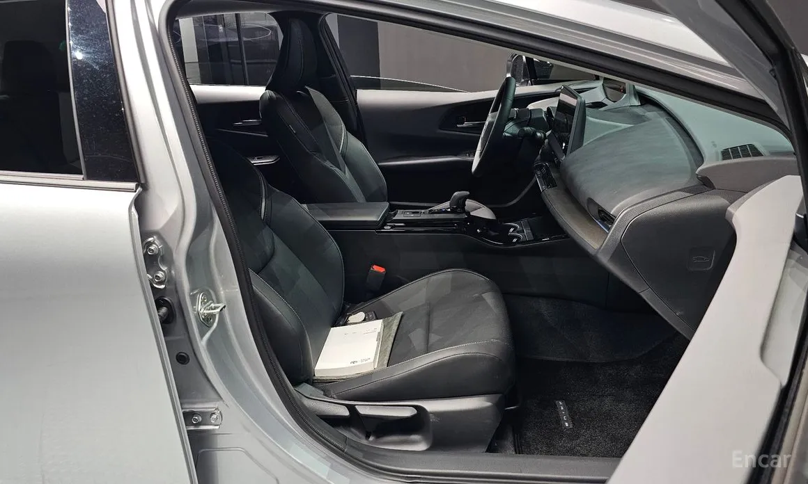 Фото 10 - Toyota Prius