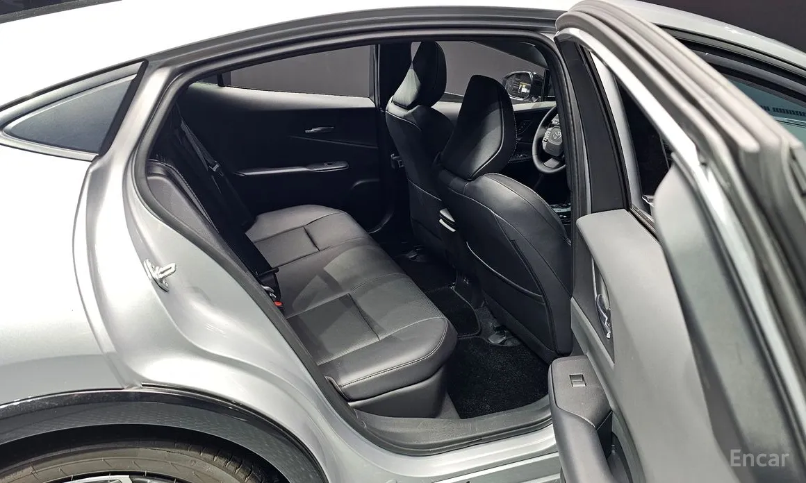 Фото 11 - Toyota Prius