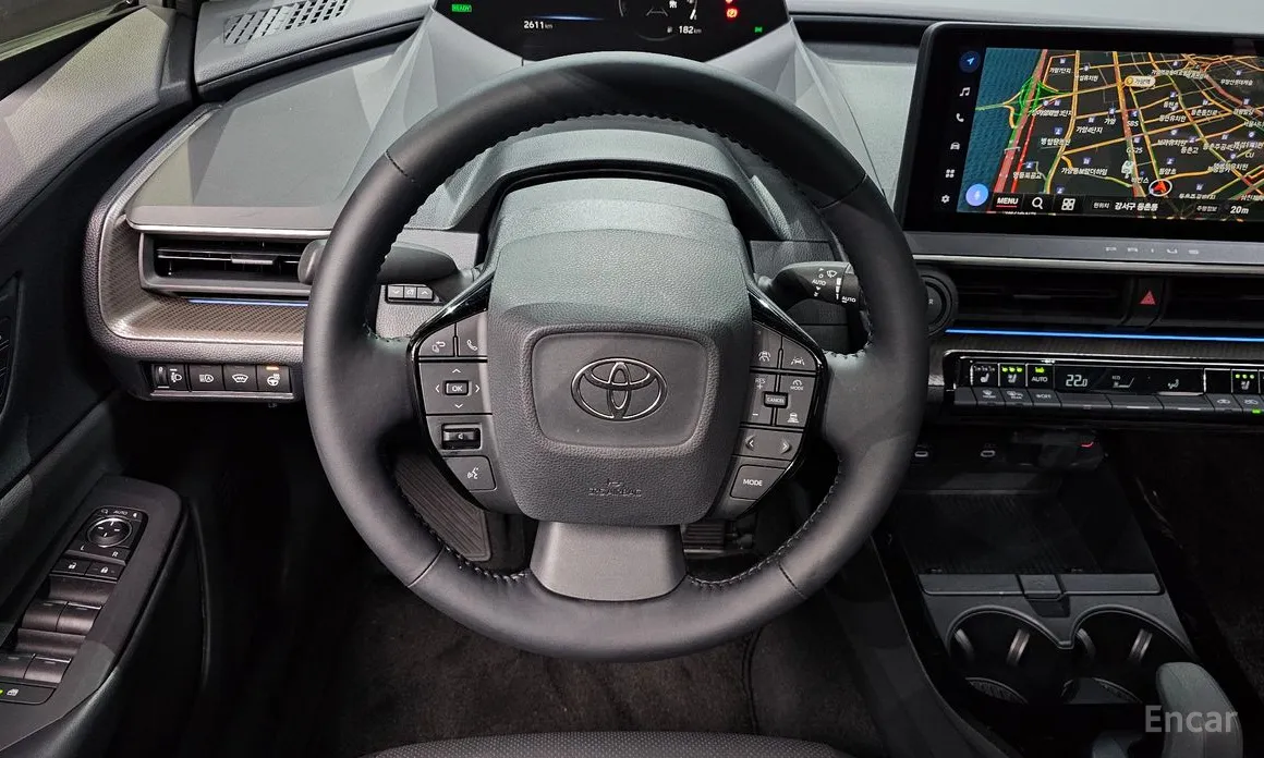 Фото 13 - Toyota Prius