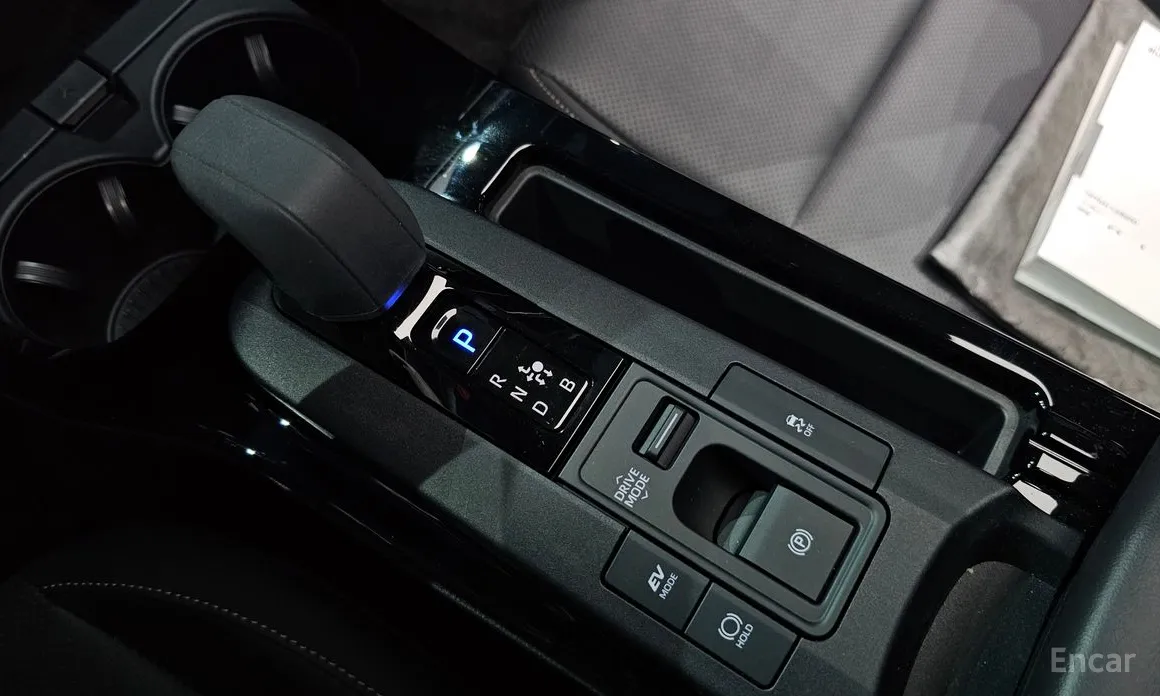 Фото 9 - Toyota Prius