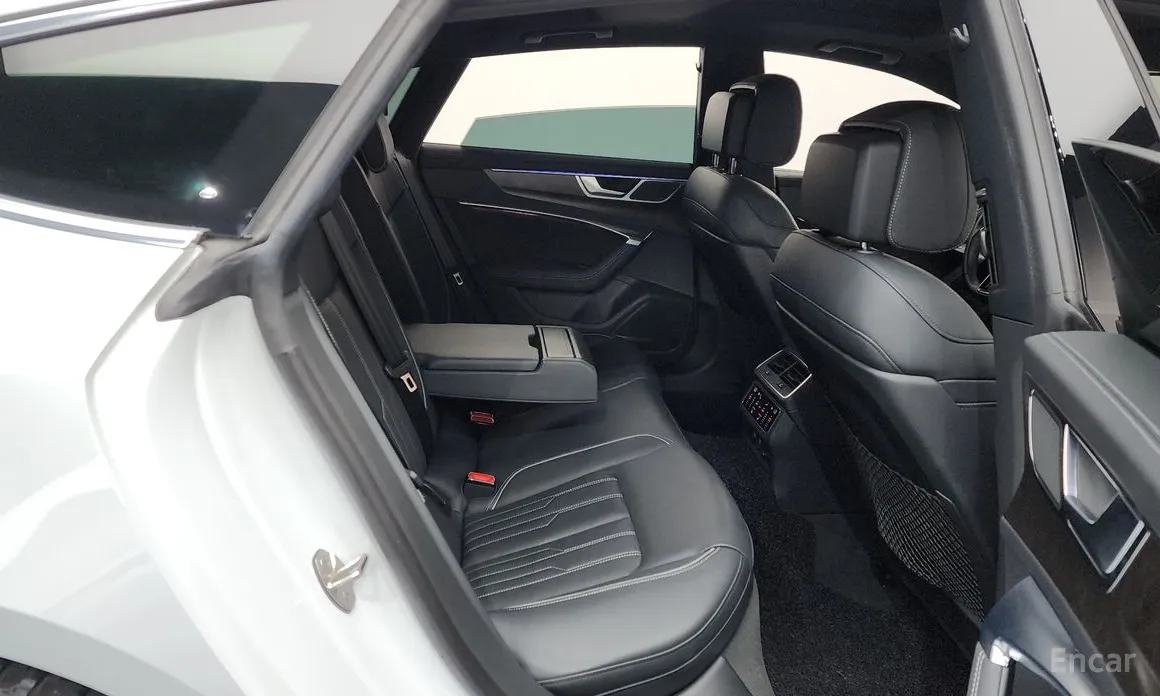 Фото 12 - Audi A7