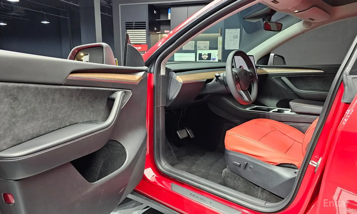 Фото 11 - Tesla Model Y