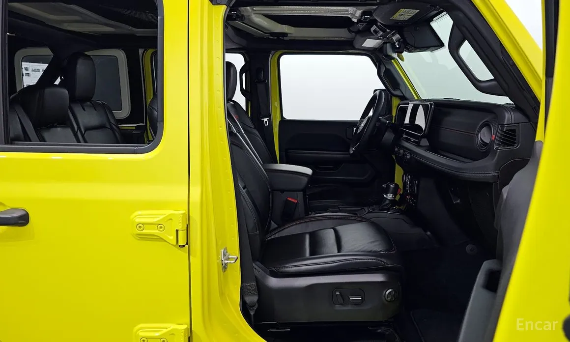 Фото 10 - Jeep Wrangler