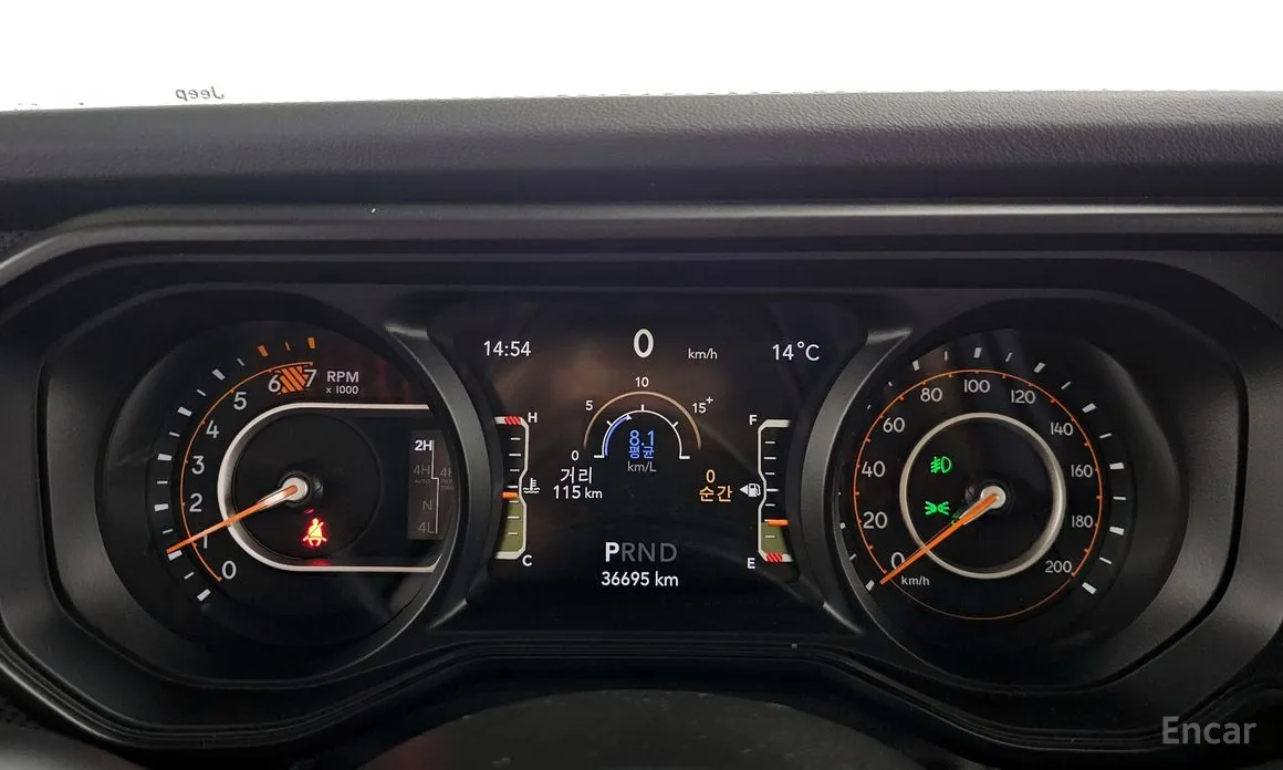 Фото 8 - Jeep Wrangler