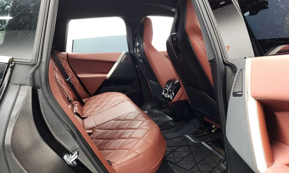 Фото 12 - BMW iX