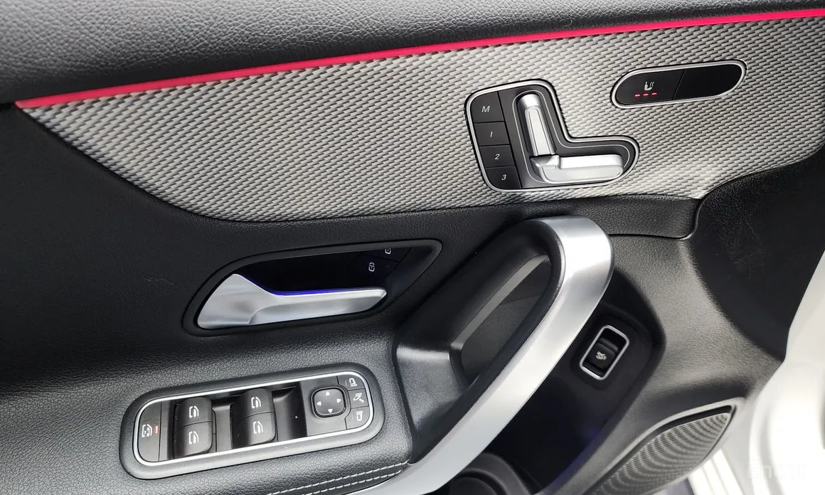 Фото 18 - Mercedes-Benz A-Class