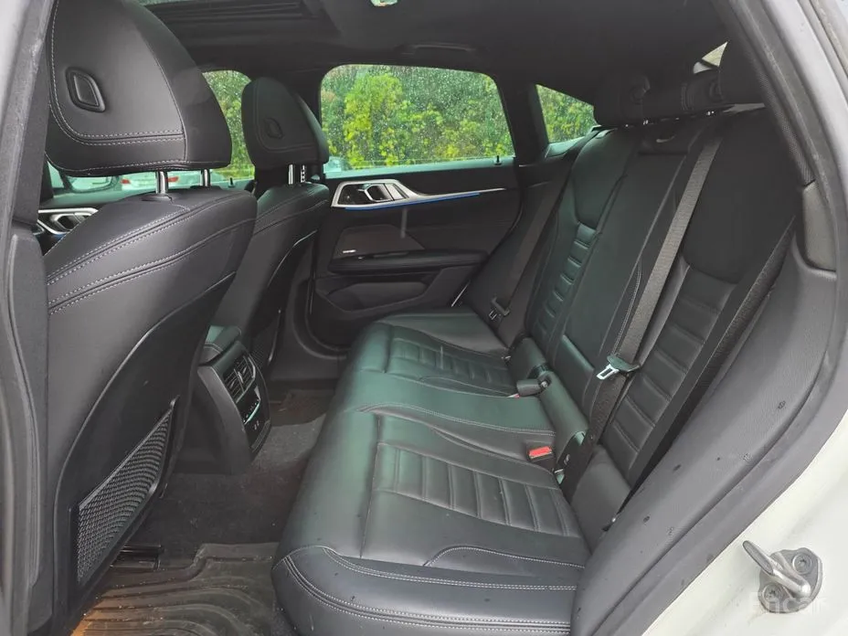 Фото 18 - BMW i4