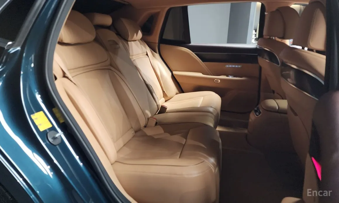 Фото 12 - Genesis G90