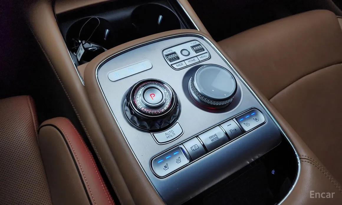 Фото 9 - Genesis G90