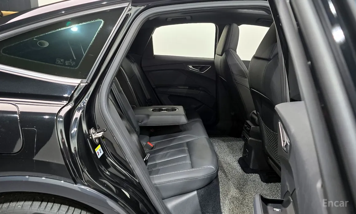 Фото 12 - Audi Q4 e-tron