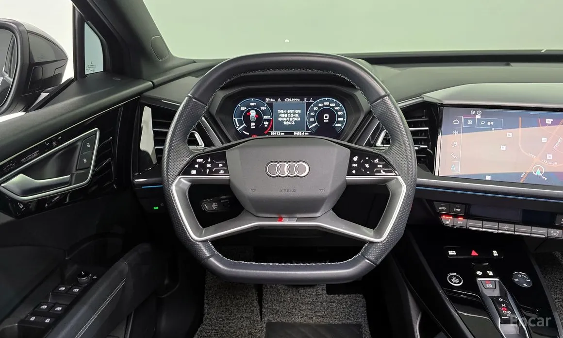 Фото 13 - Audi Q4 e-tron