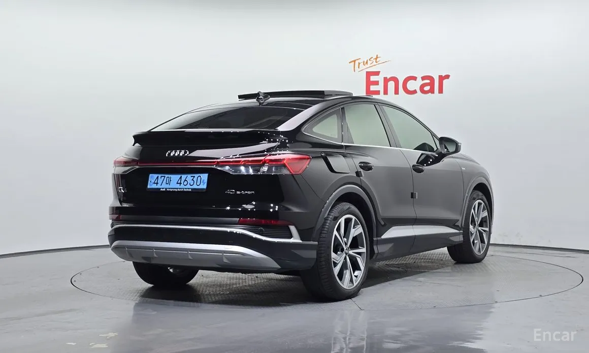 Фото 2 - Audi Q4 e-tron