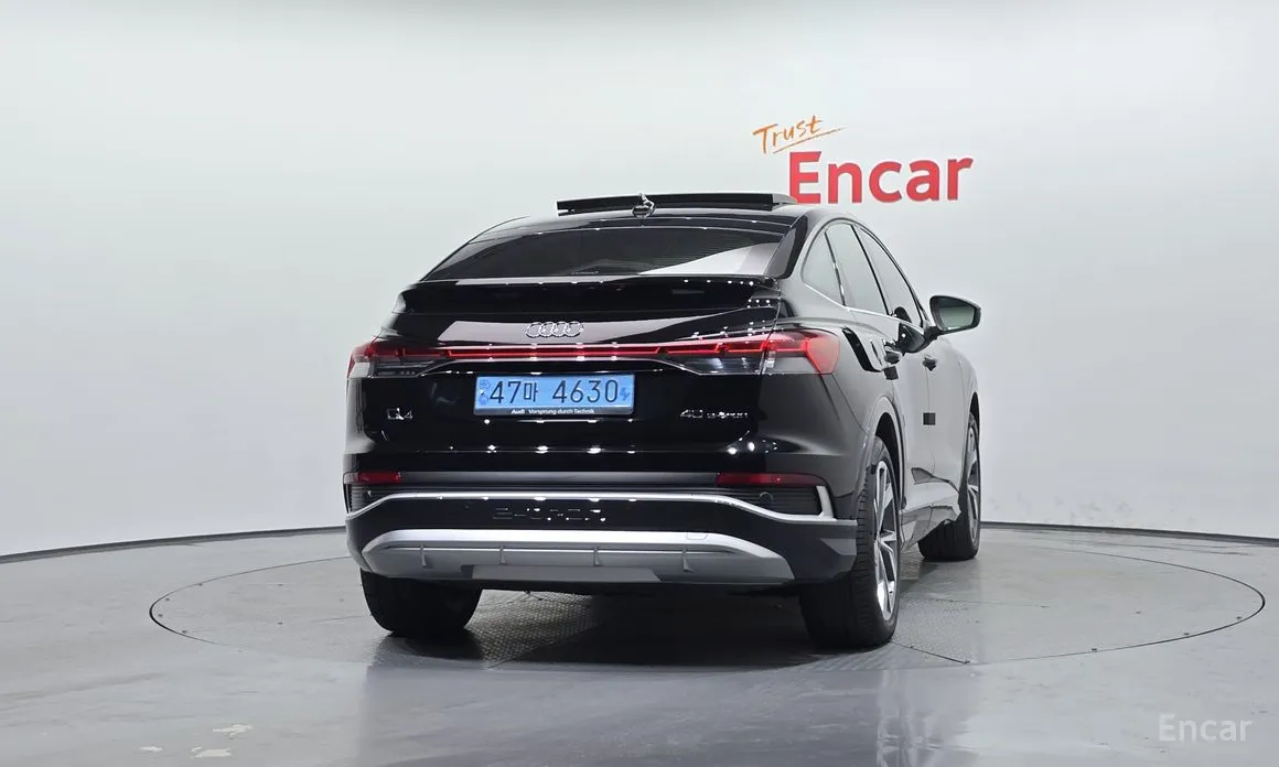 Фото 4 - Audi Q4 e-tron