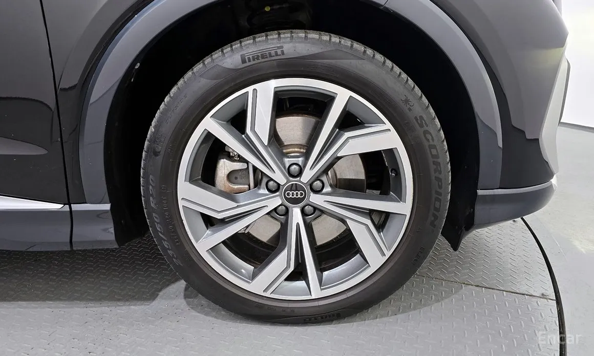 Фото 5 - Audi Q4 e-tron