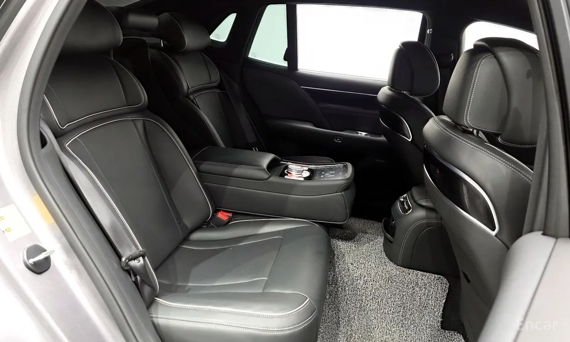 Фото 12 - Genesis G90